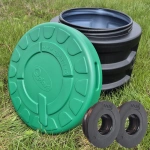 Camin HDPE triplustrat D.560 H.500 negru cu capac verde si 2 garnituri D.25 instalate